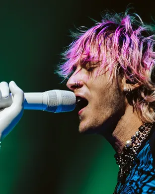 Machine Gun Kelly Auburn