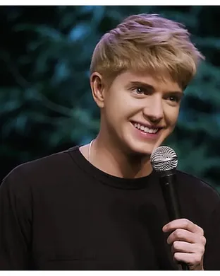 Mae Martin Seattle